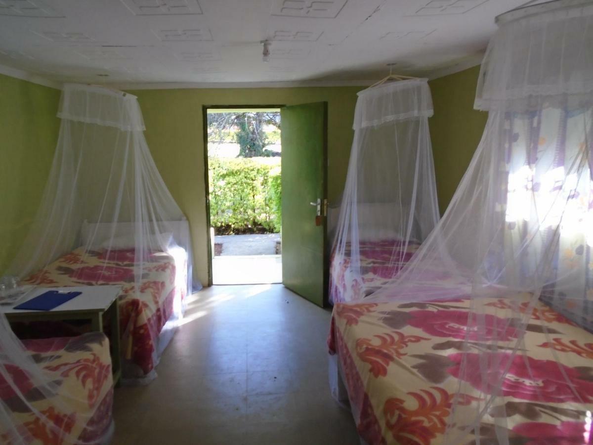 فندق Rhino Tourist Camp Ololaimutiek المظهر الخارجي الصورة